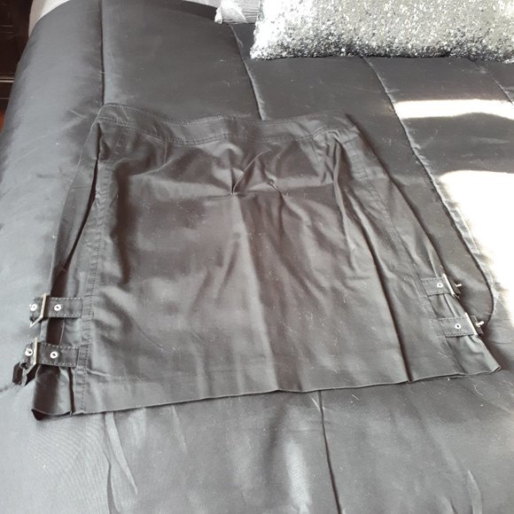 Jacket with matching Skirt  -Black - Size 10 Cdn. /Size 8 US/ EU42 - Apriori - Picture 9 of 12